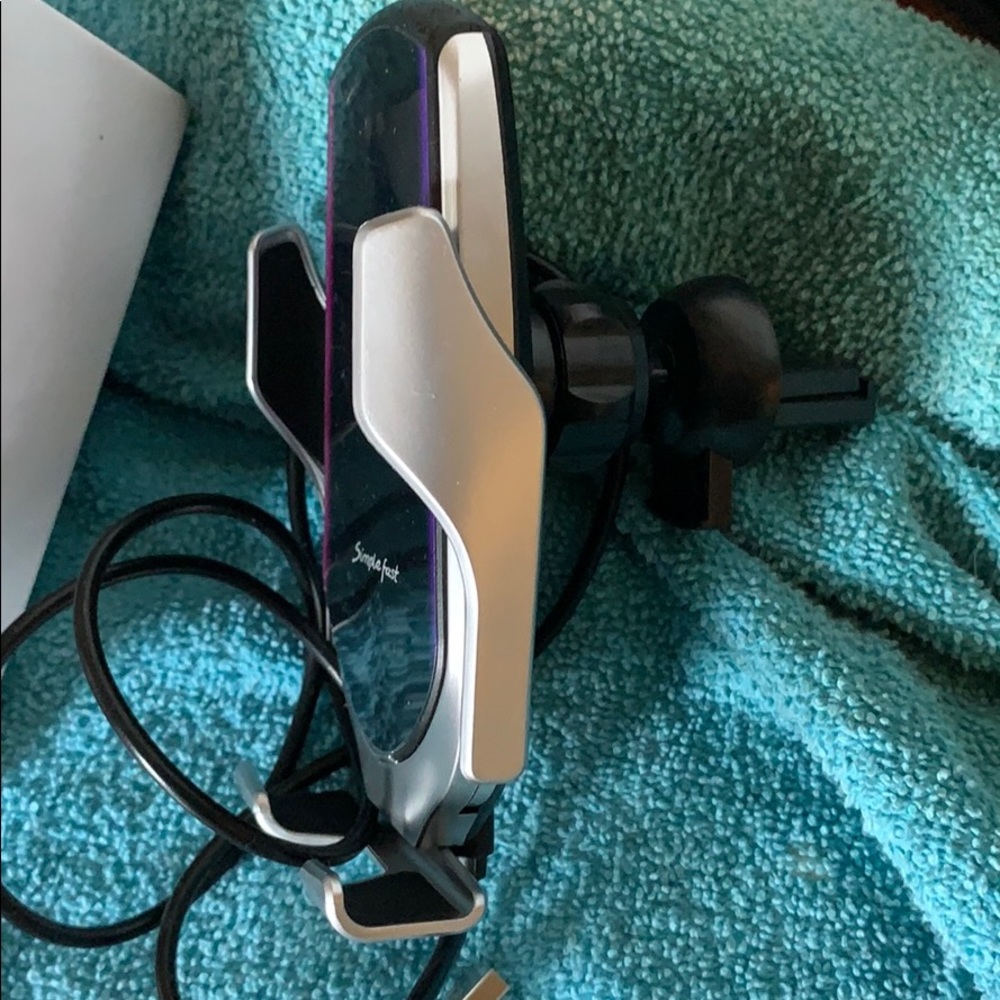 Smart Sensor Car Wireless Charger R1 - Picture 7 of 7